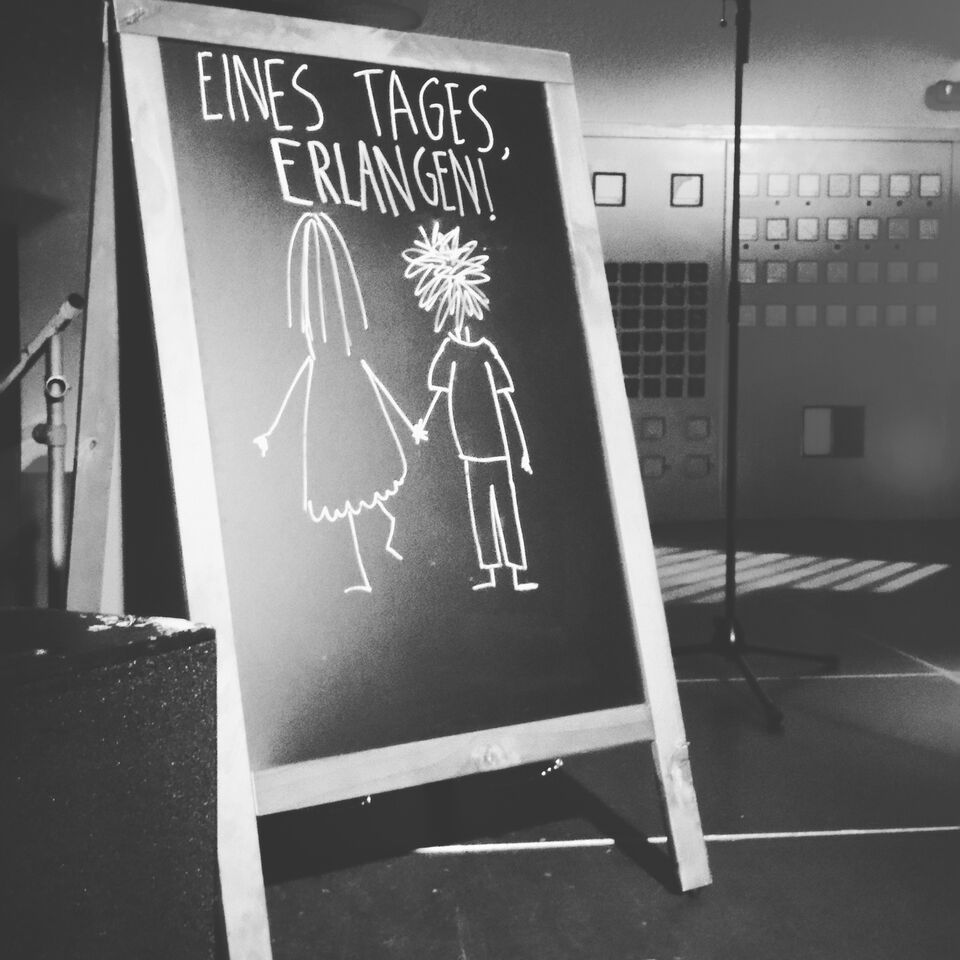 Aufsteller von Julia Engelmann bei der Eines Tages Tour in Erlangen